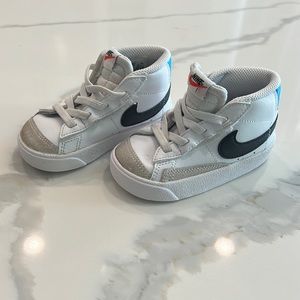 Toddler Nike size 5.5